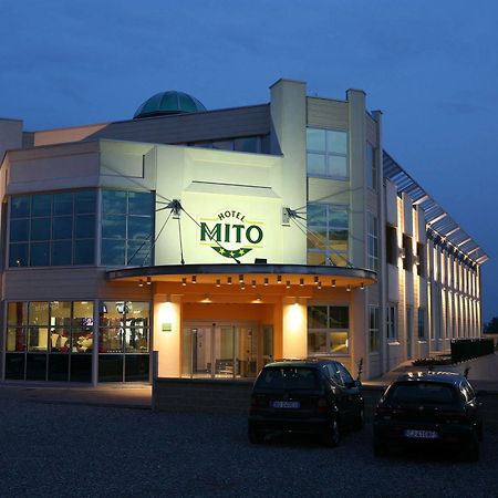 Hotel Mito Ossona Kültér fotó