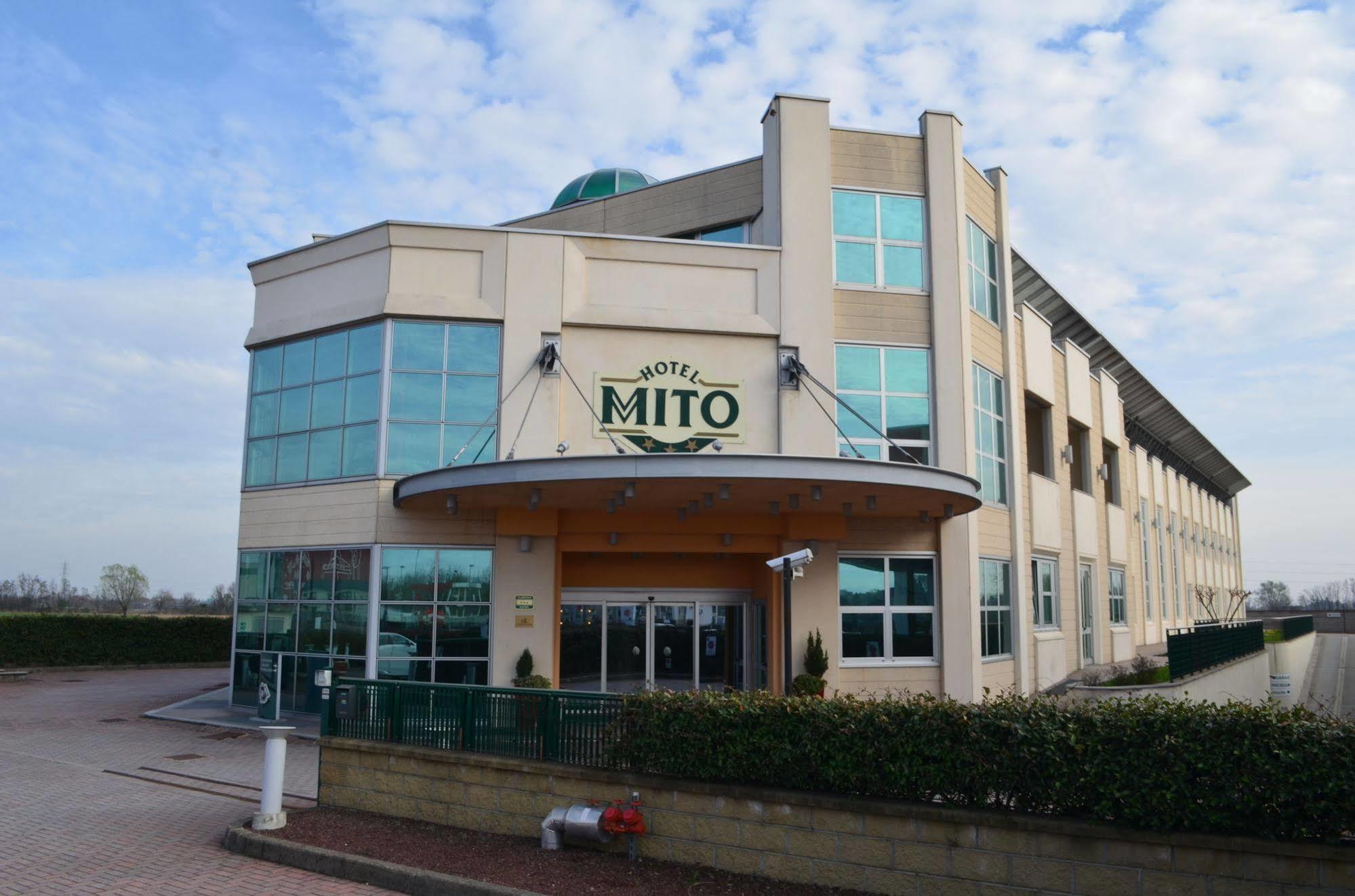 Hotel Mito Ossona Kültér fotó