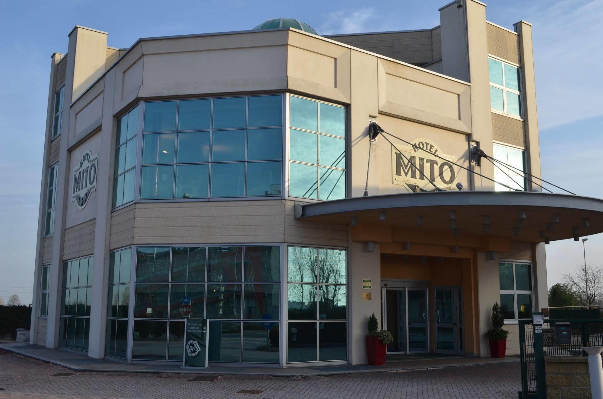 Hotel Mito Ossona Kültér fotó